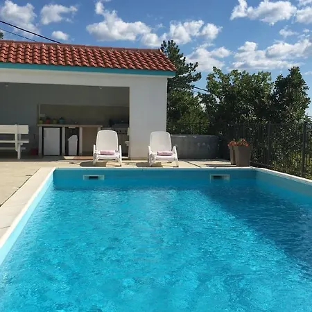 Sunny Holiday Home With Private Pool 招待所 Šmrika