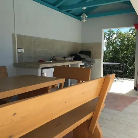 Sunny Holiday Home With Private Pool