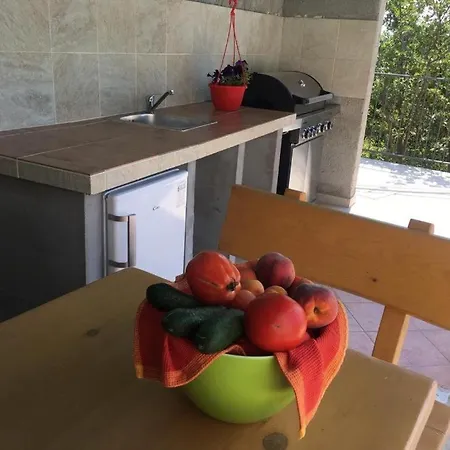 Sunny Holiday Home With Private Pool 招待所 Šmrika