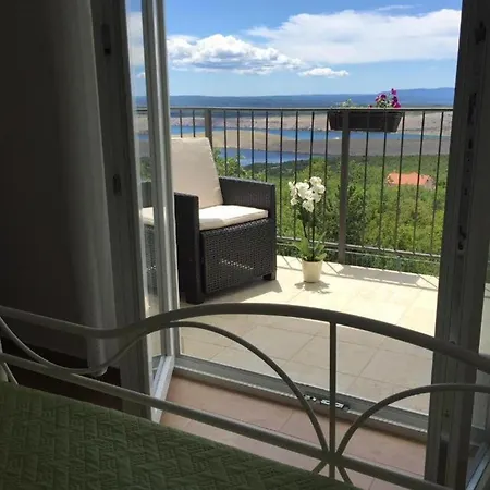 Guest house Sunny Holiday Home With Private Pool *