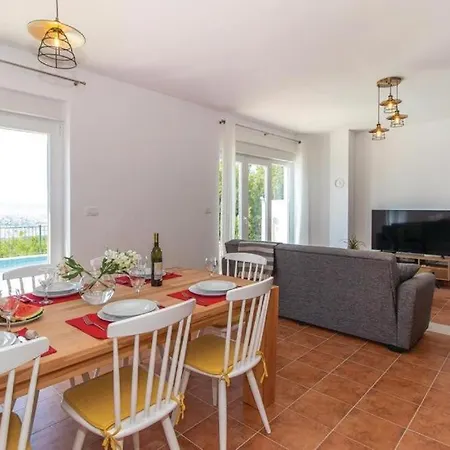 Гостевой дом Sunny Holiday Home With Private Pool