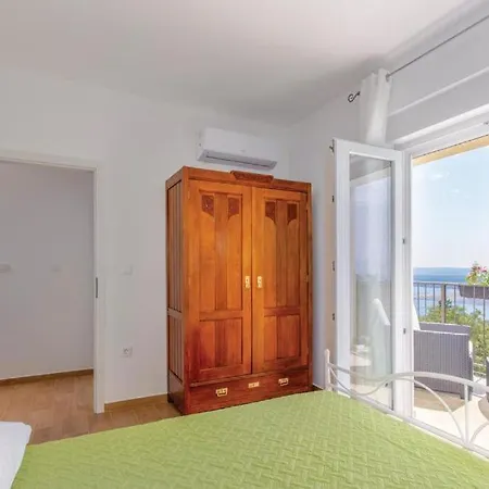 Sunny Holiday Home With Private Pool Шмрика