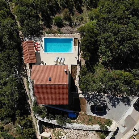 Гостевой дом Sunny Holiday Home With Private Pool Шмрика
