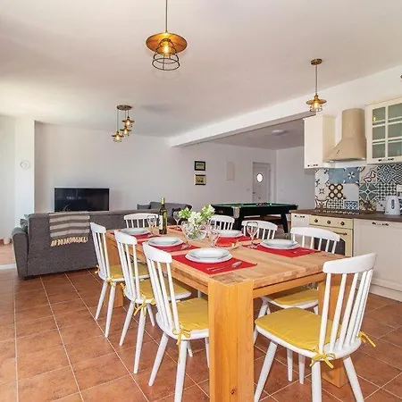 Sunny Holiday Home With Private Pool * Шмрика