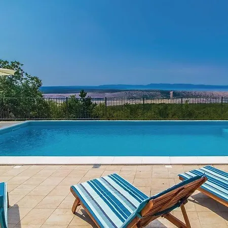Гостевой дом Sunny Holiday Home With Private Pool