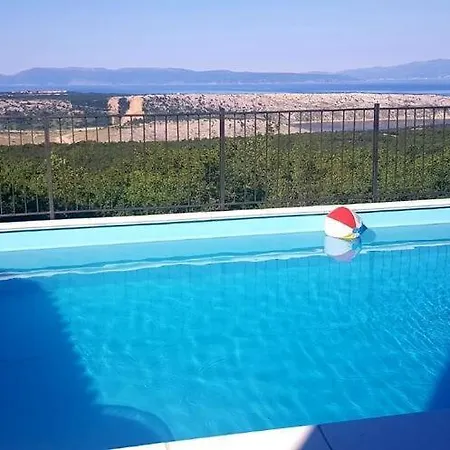 게스트하우스 Sunny Holiday Home With Private Pool *
