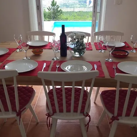 Sunny Holiday Home With Private Pool *